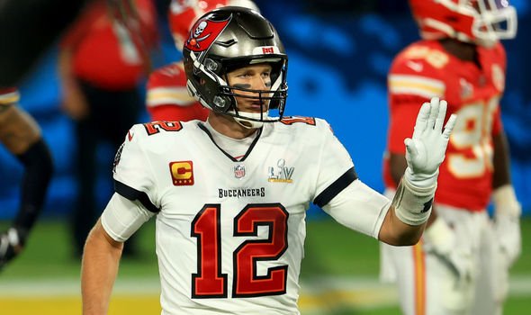 Tom Brady rompe su propio récord de Super Bowl con la victoria de Bucs contra Chiefs y enfrenta a Peyton Manning