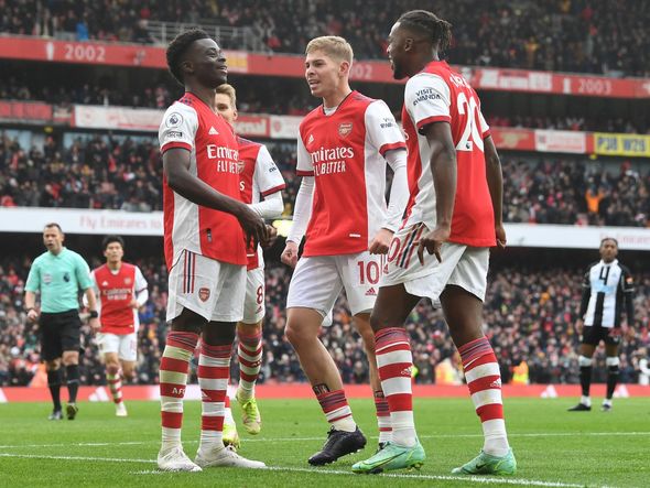 Bukayo Saka y Emile Smith Rowe: Las estrellas del Arsenal son populares en el Emirates