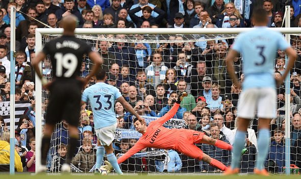 Gabriel Jesus récord de penaltis Man City Swindon