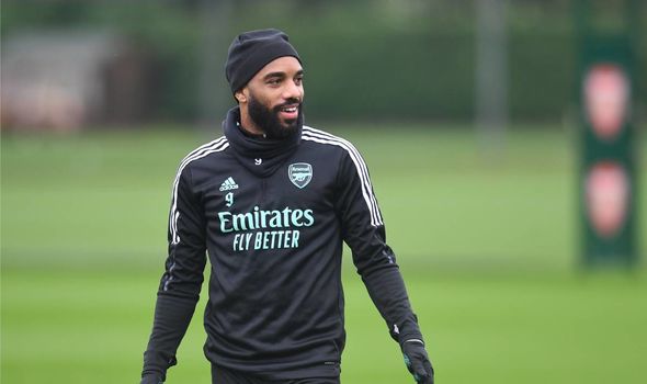 Alexandre Lacazette acaba contrato a final de temporada