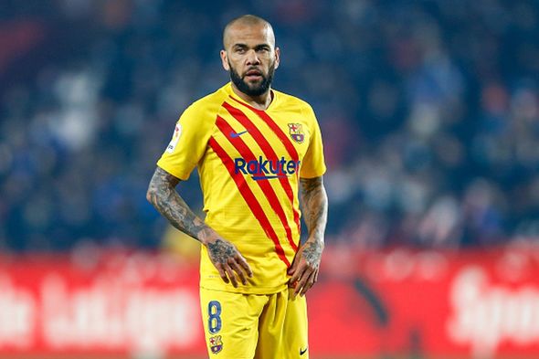 Dani Alves volvió al Barça en noviembre y se convirtió en el jugador peor pagado del club