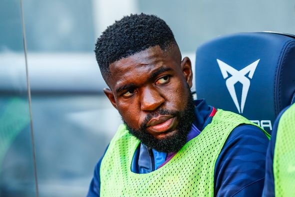 Umtiti firmó esta semana un nuevo contrato, pero ha sido dejado principalmente en el banquillo por Xavi